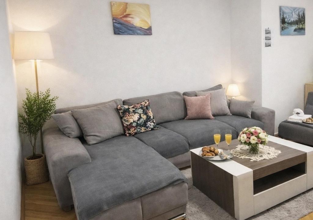 Family Apartment-FREE parking - 2