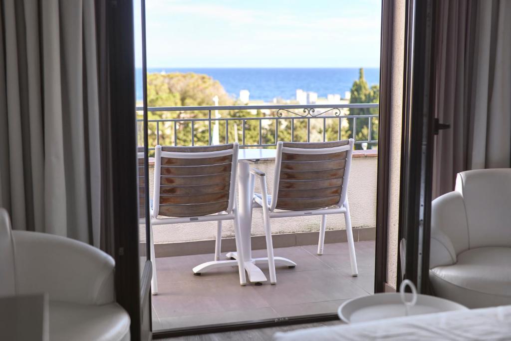 View, Hotel Le Catalogne in Frejus