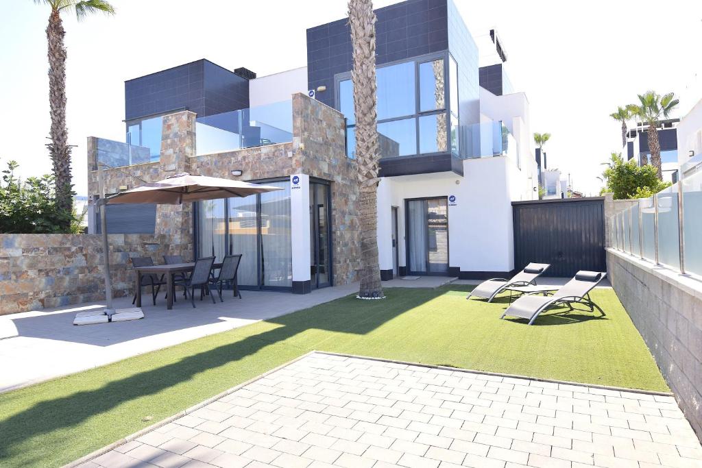 Encatadora casa en Cabo Roig - 4