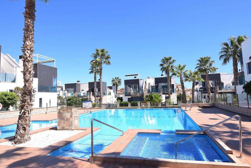Encatadora casa en Cabo Roig - 2