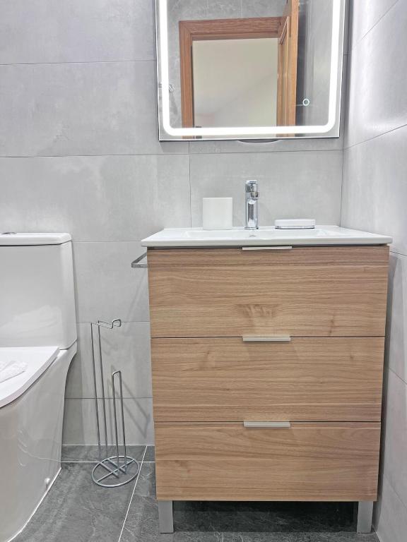 Amplio, Luminoso y Terraza privada con AC - 4