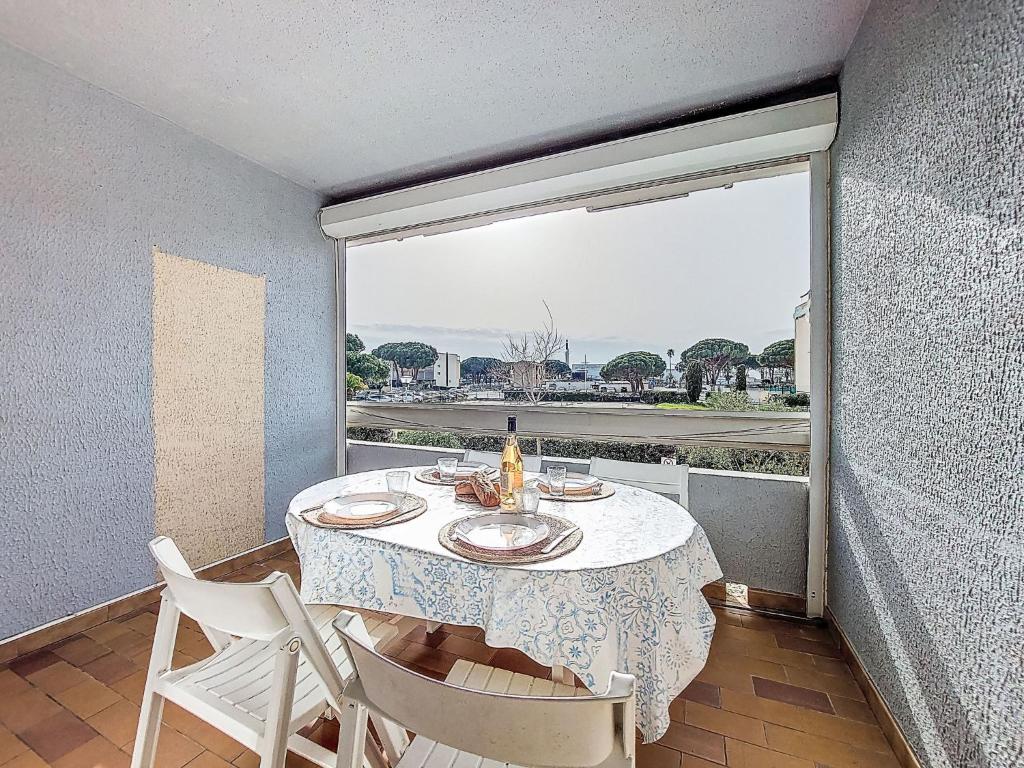 Studio Floralies I-4 by Interhome - 2