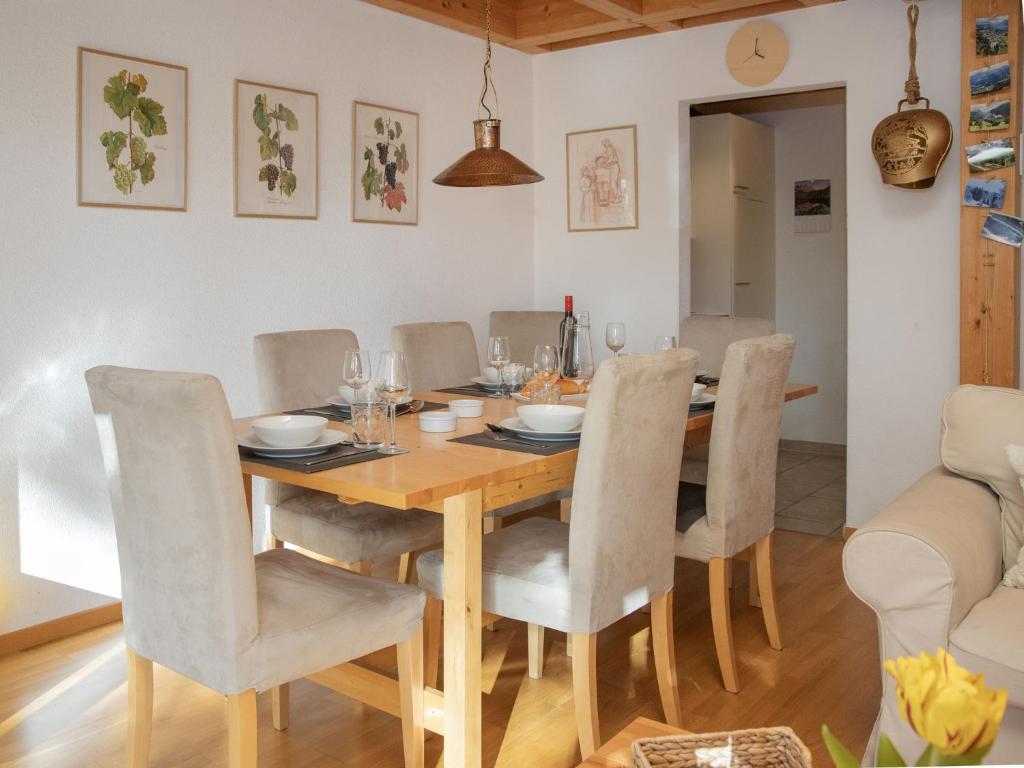 Apartment Racer's Retreat Apt-2 by Interhome - 2