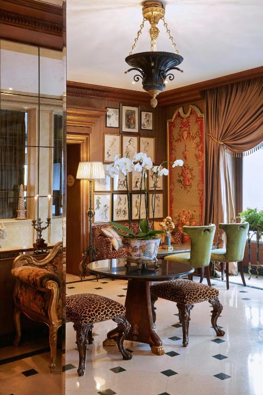 フロント・ロビー