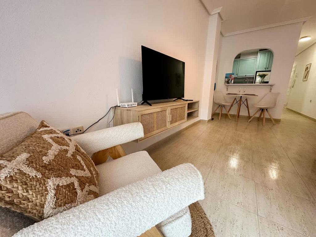 New Apartment 150m from beach - 4