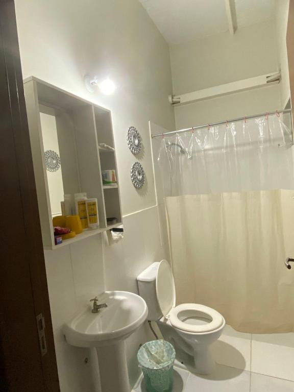 Casa en condominio cerrado en Luque con piscina - 3