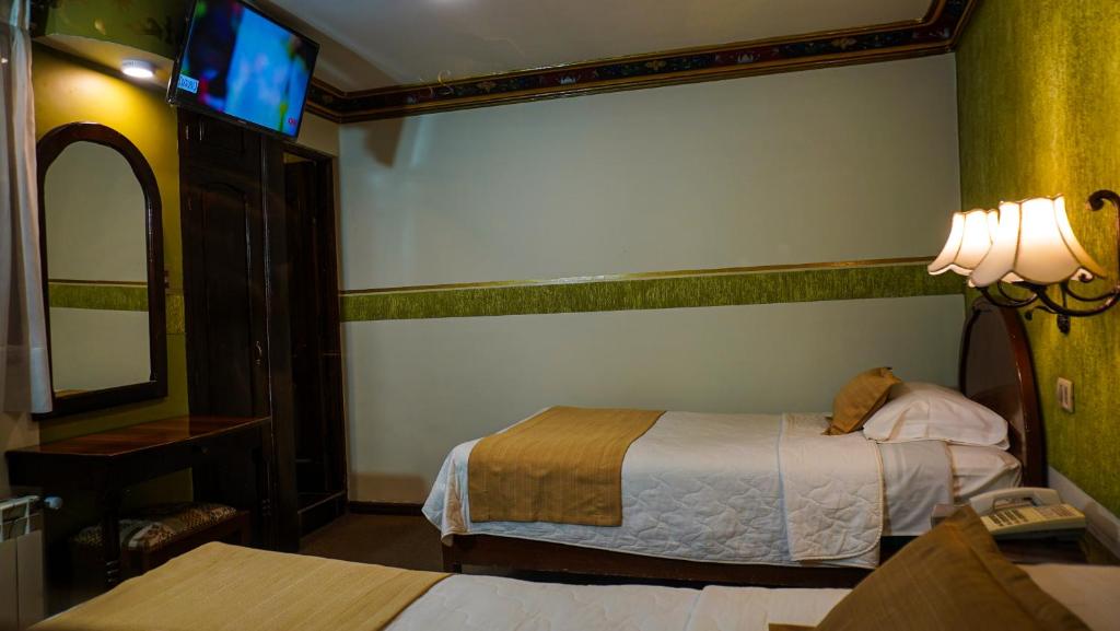 Welcome to 121 Ramos Calle - Hotel and Tours - 2