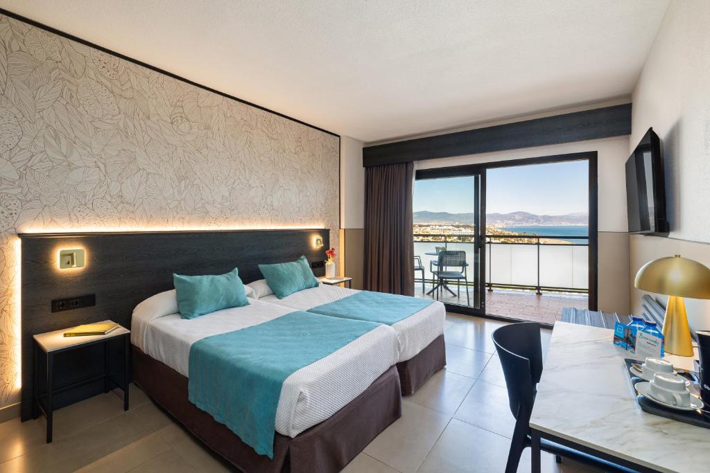 Hotel Puente Real - 3