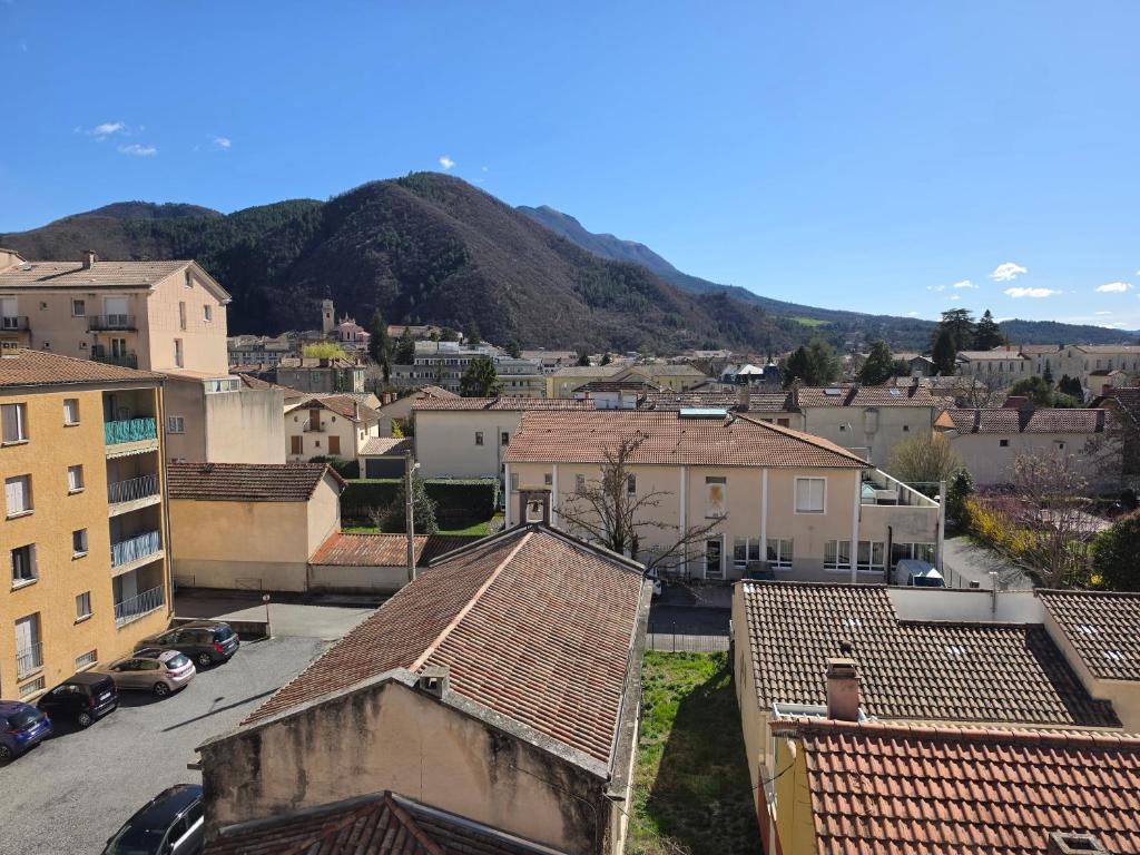 Studio avec balcon et vue panoramique sur le Cousson proche Thermes - 5