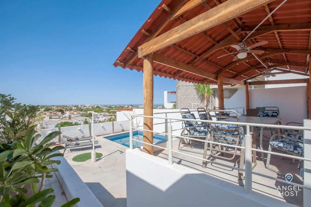 Private Terrace BBQ Pool Walk to Beach - 4