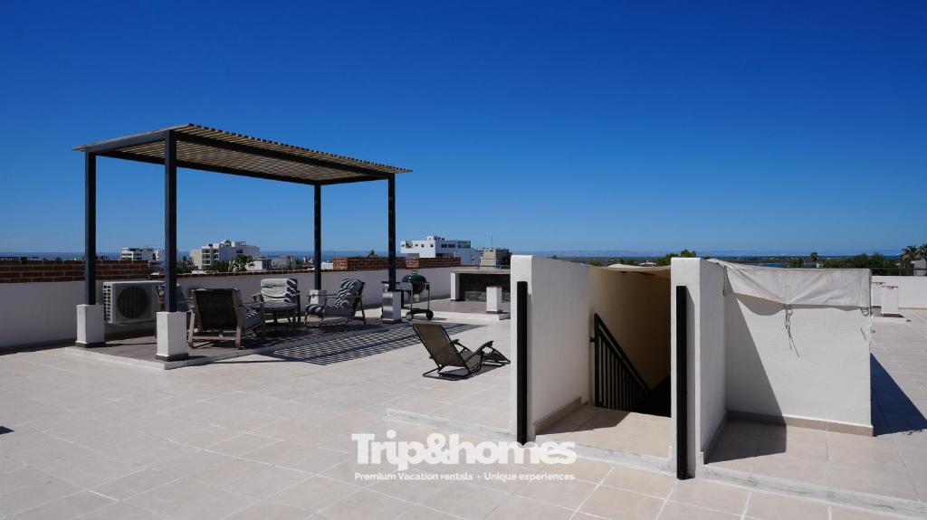 Casa Naya - 2BR Condo, Pool, Rooftop & Central - 4