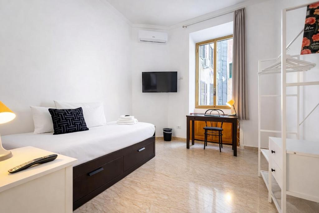 Elegant 2BR near Colosseum & San Giovanni Metro - 2