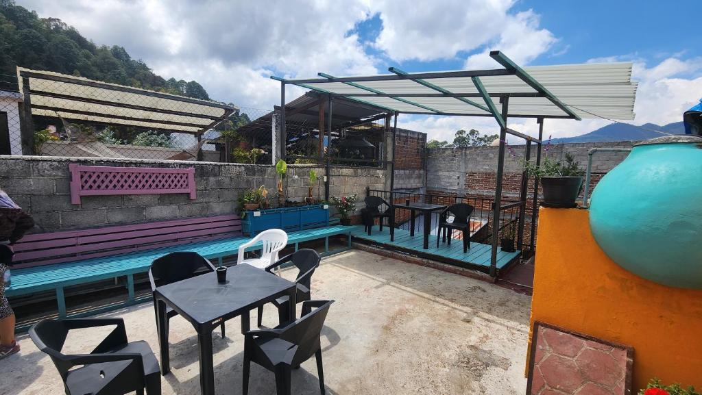 Embajada Inn - 1
