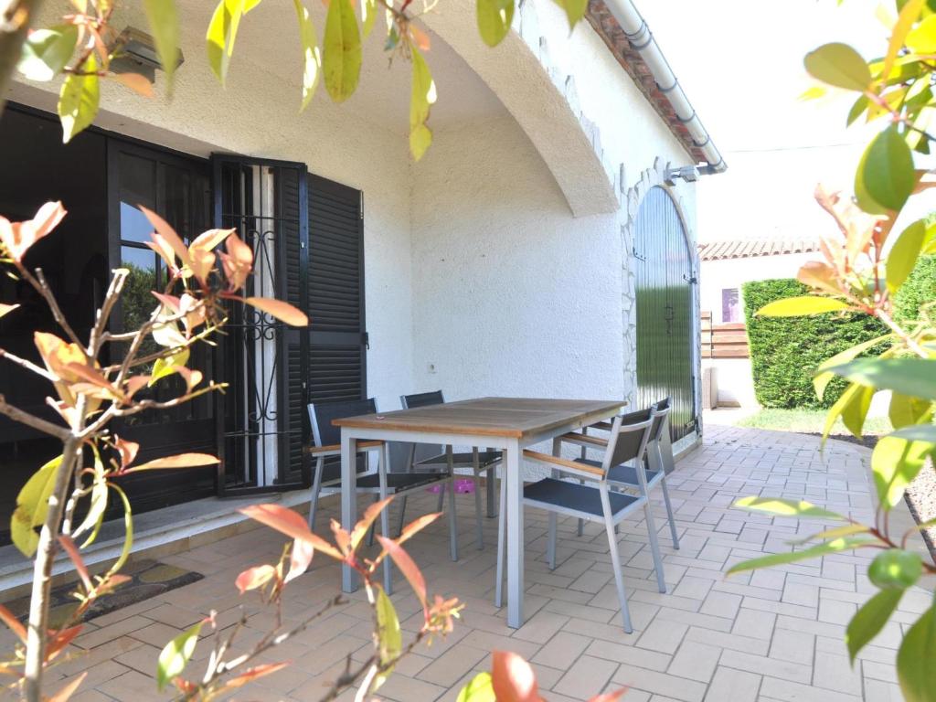 Casa Encantadora con Piscina Privada en Riells, Ideal para Familias y Amigos - HISP-7-1 - 5