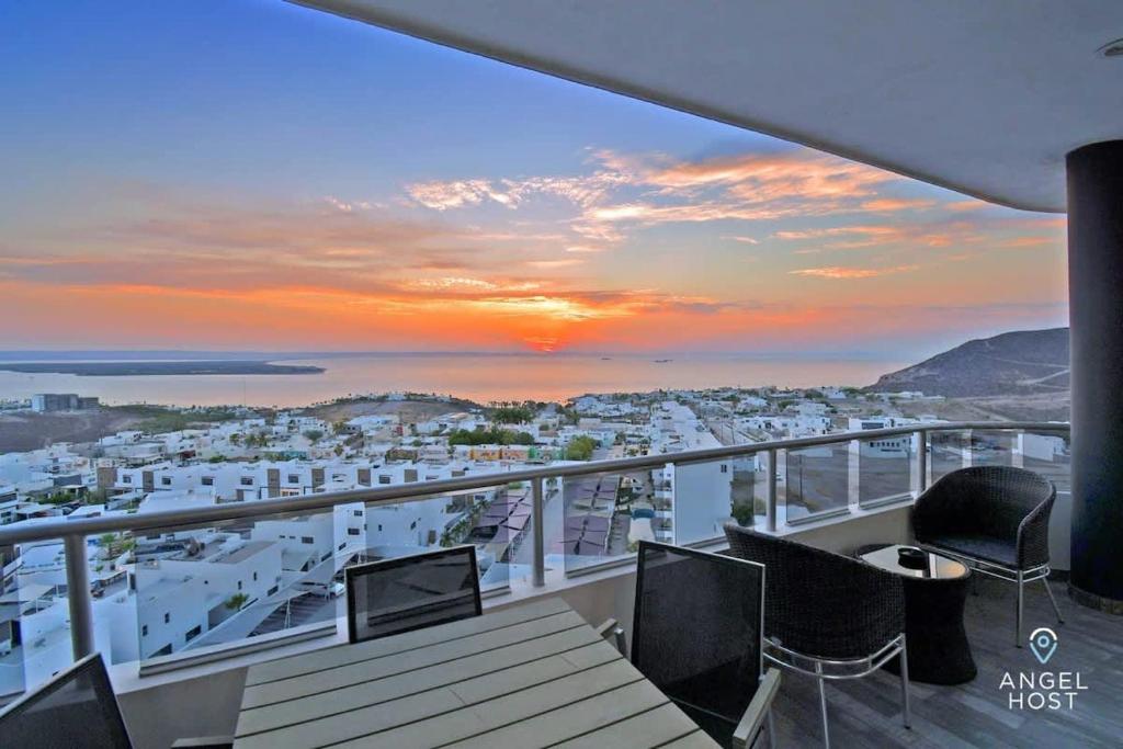 Gated Community Oceanview Condo Pool & Gym - 4
