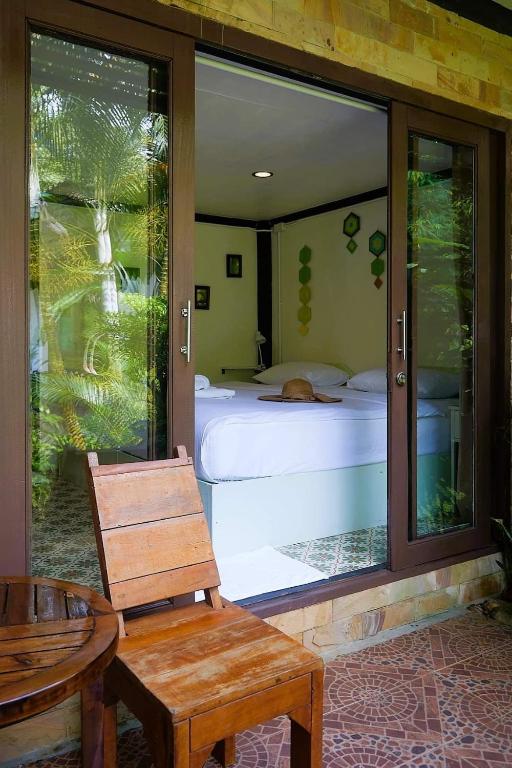 Wave-F Homestay 