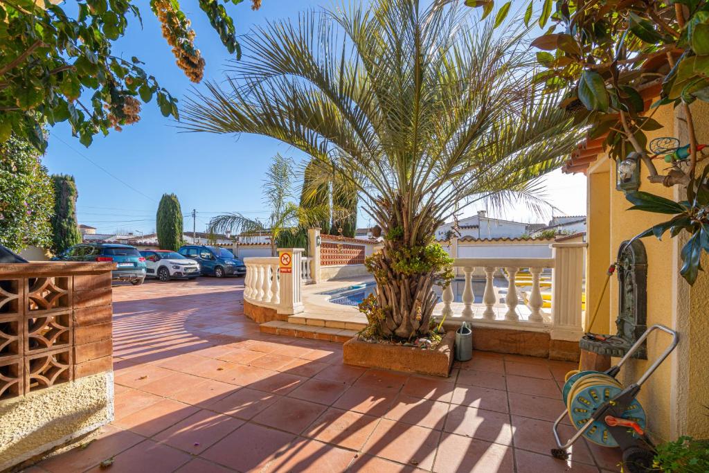 RESIDENCIA ALBERES -Apartamento completo con piscina, barbacoa, parking- B - 5