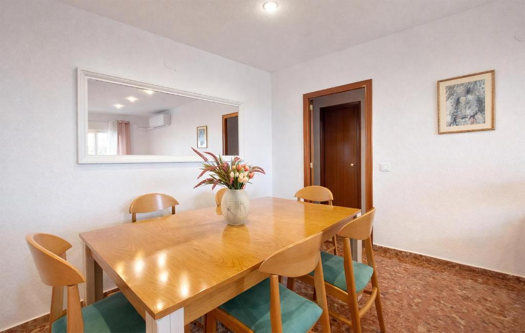 Lovely Apartment In Valencia With House Sea View - 5
