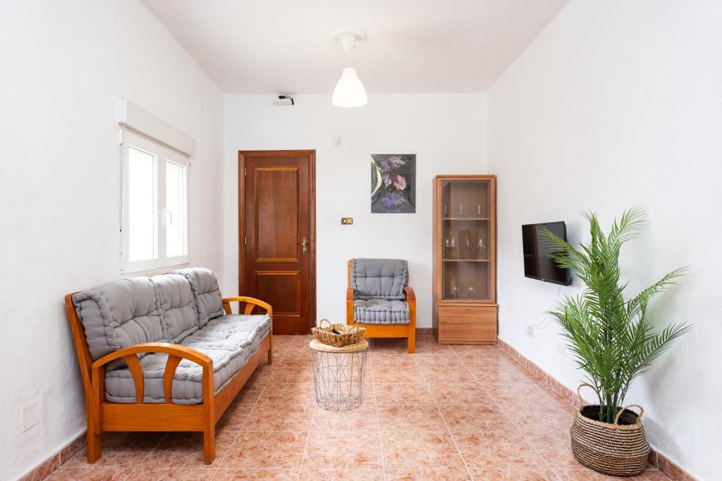 Home2Book Charming Apt with Interior Patio - 2