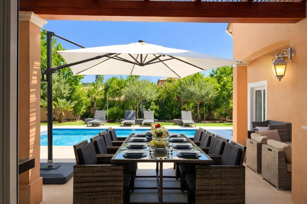 Villa Giovanna à Saint-Raphaël avec piscine chauffée - 2