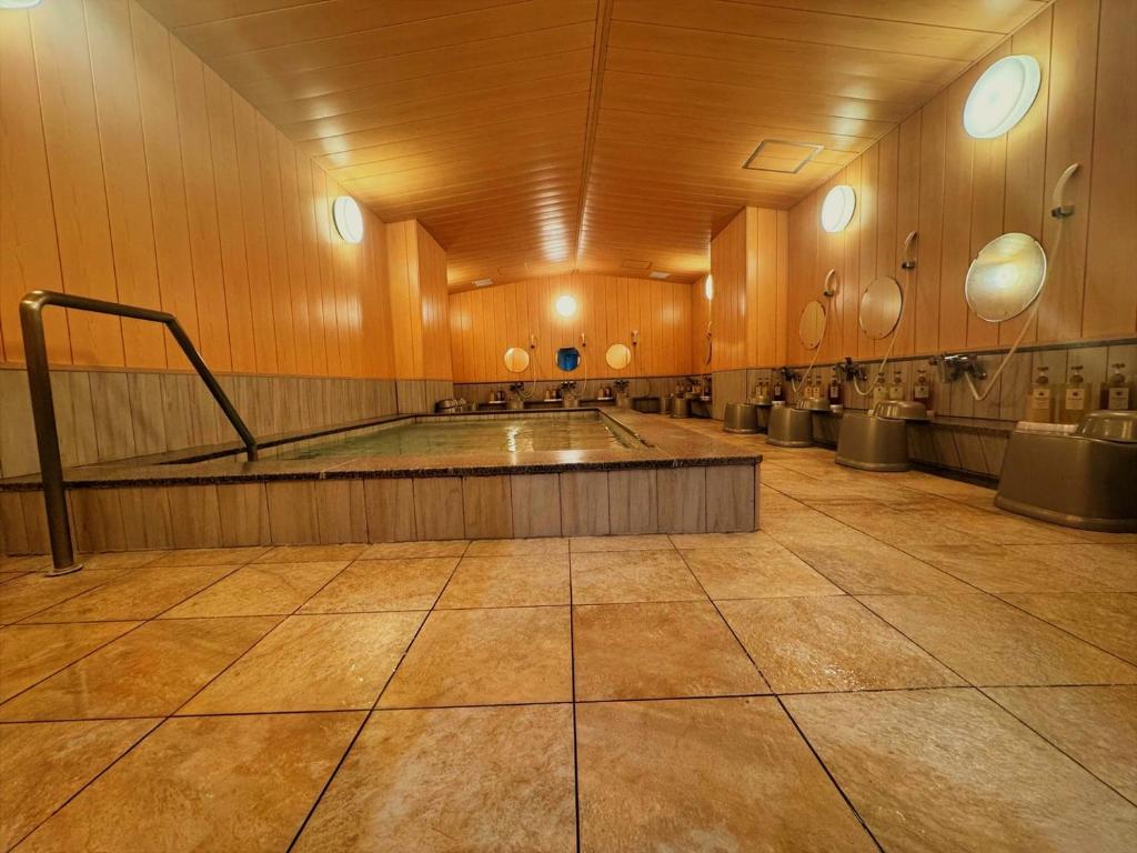 Hot spring bath