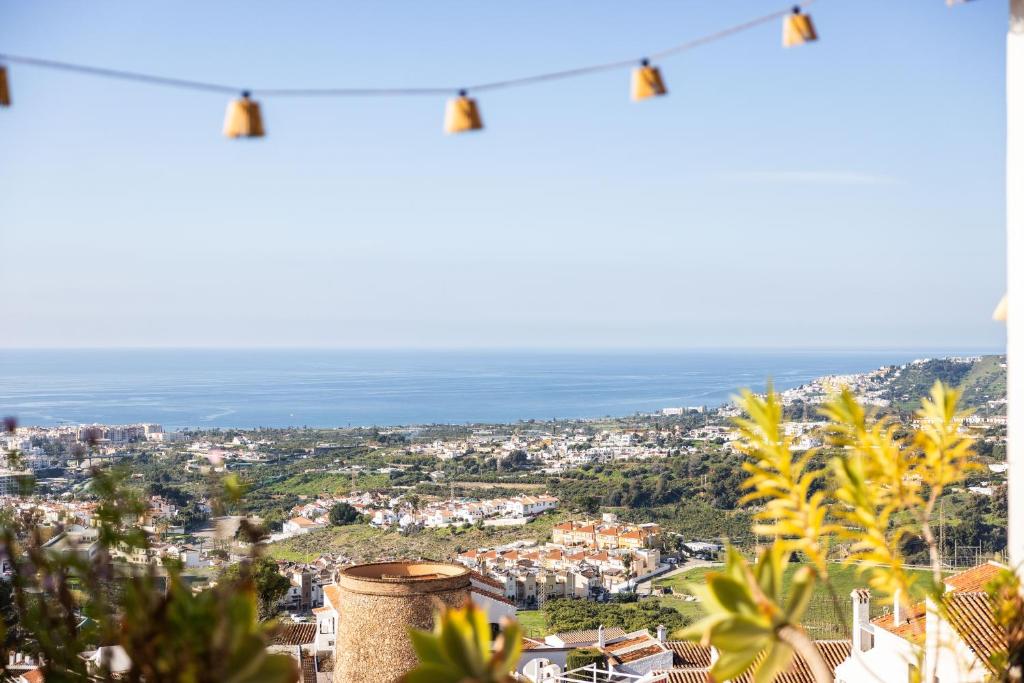 Apartment with Sea Views, Terrace & Pool, Nerja - 4
