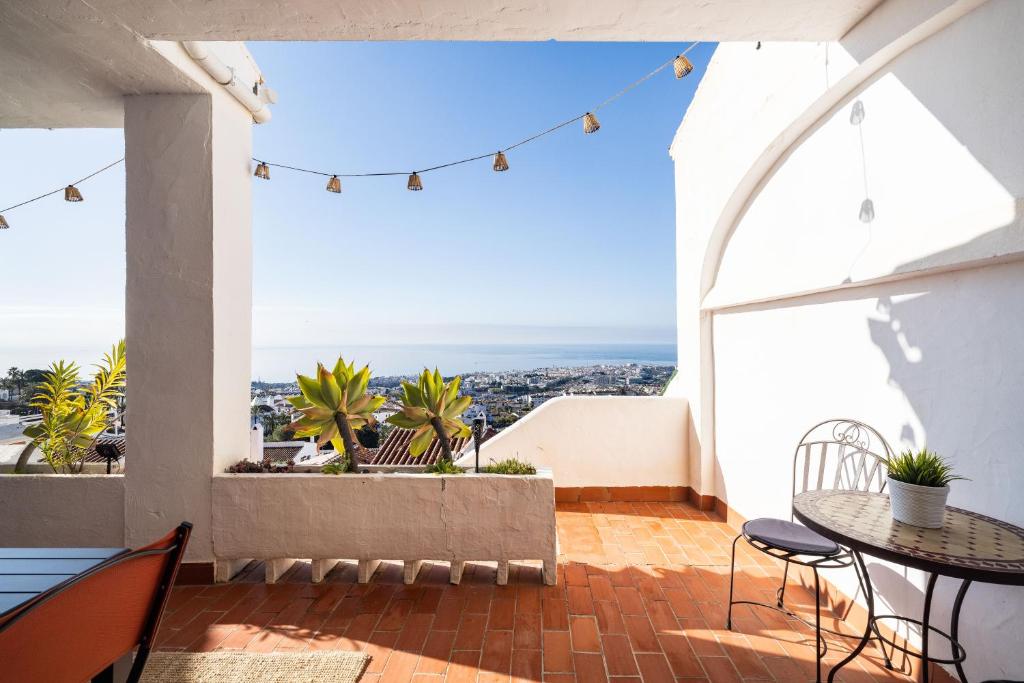 Apartment with Sea Views, Terrace & Pool, Nerja - 3