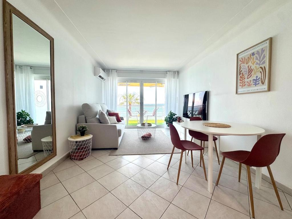 Magnifique 2P-Front de Mer-Garage-Juan les Pins - 3