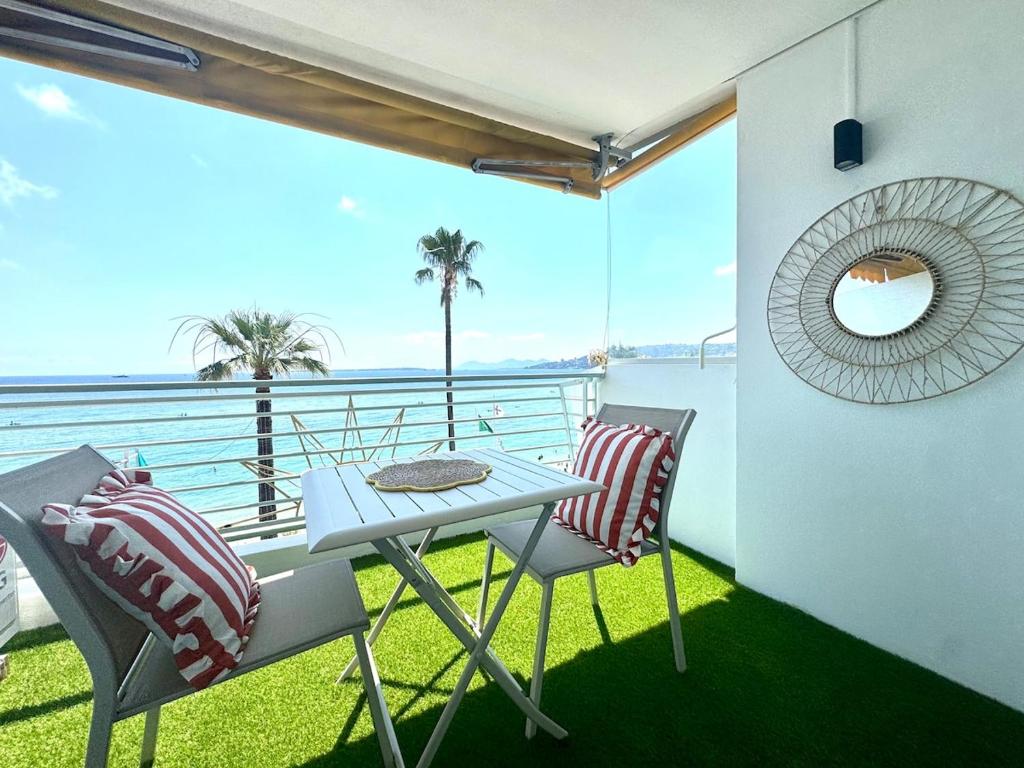 Magnifique 2P-Front de Mer-Garage-Juan les Pins - 4