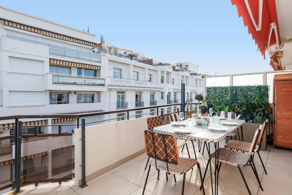 XXL 2 beds with XXL terrace next to Martinez Hotel - 3