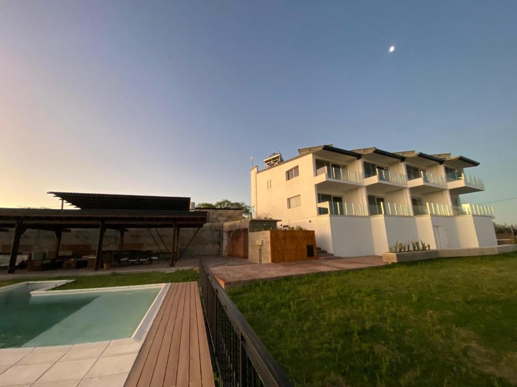 Chalet hasta 18 personas Carlos Paz - 3