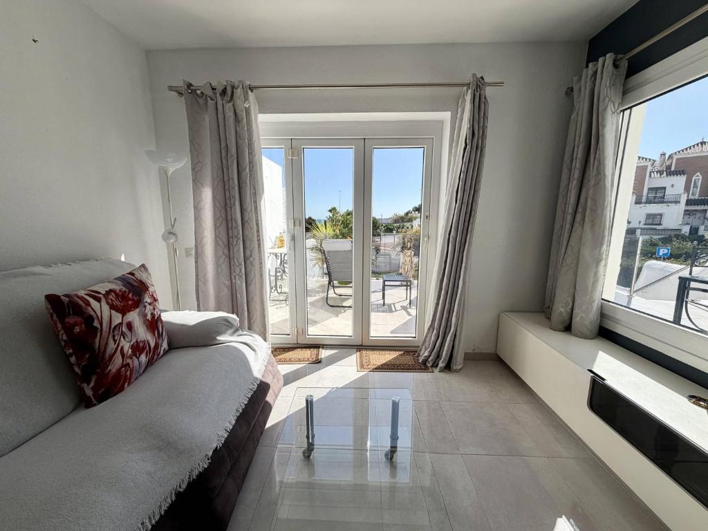 Tropicana 6C - Apartment with Sea Views, Large Terrace and BBQ - 2