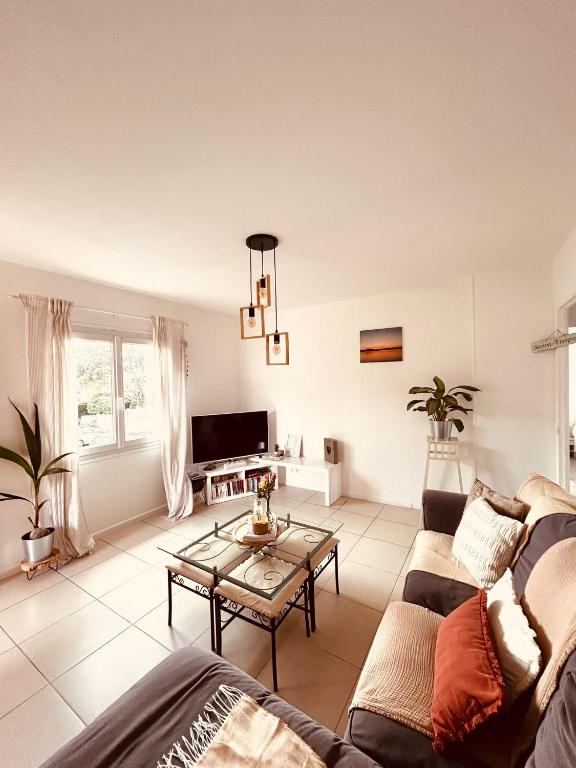 Grand appartement 3 chambres, 7 à 9 personnes, a 300M de la plage - 1