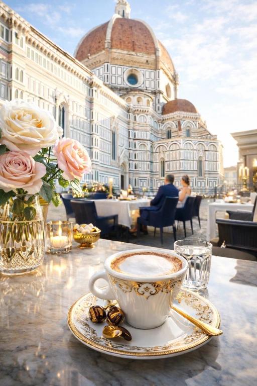 Amazing Premium Apartment in the heart of Florence at the DUOMO, 2 Bedrooms, 2 Bathrooms, 1 Livingroom or extra Bedroom, ideal for 2-8 Guests - 5
