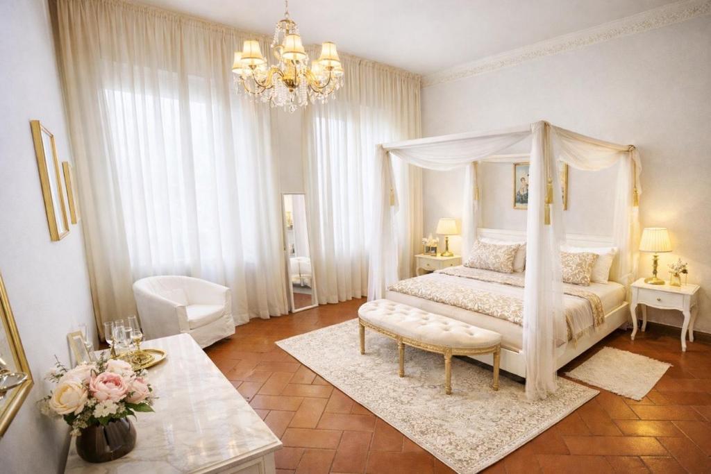 Amazing Premium Apartment in the heart of Florence at the DUOMO, 2 Bedrooms, 2 Bathrooms, 1 Livingroom or extra Bedroom, ideal for 2-8 Guests - 1