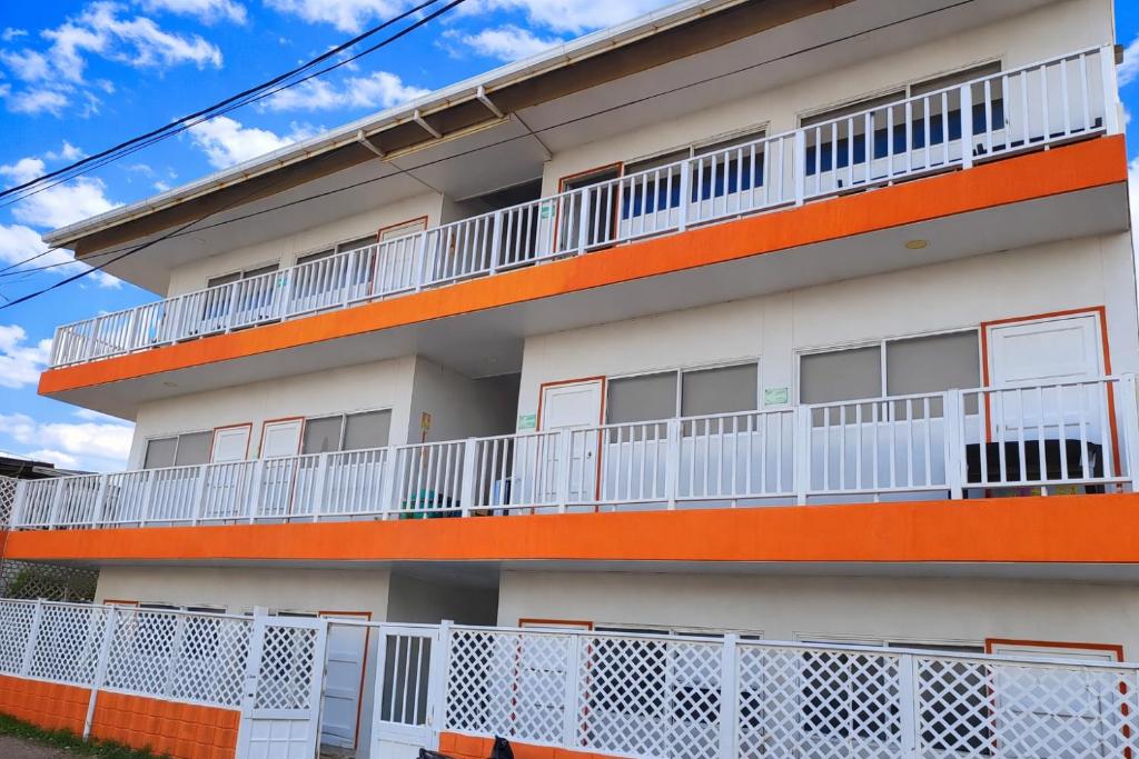 Victoria's Gennie Bay Village Hostal - 2