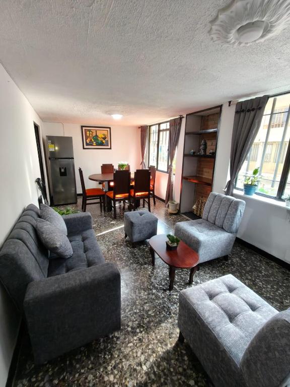 Apartamento entero dos alcobas - 1