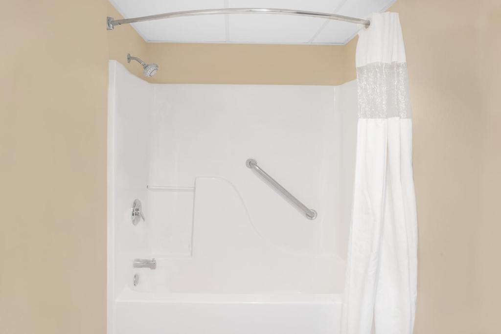 Days Inn by Wyndham Fayetteville photo