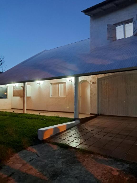 Estilo Campo Casa de 3 ambientes cochera interna - 3