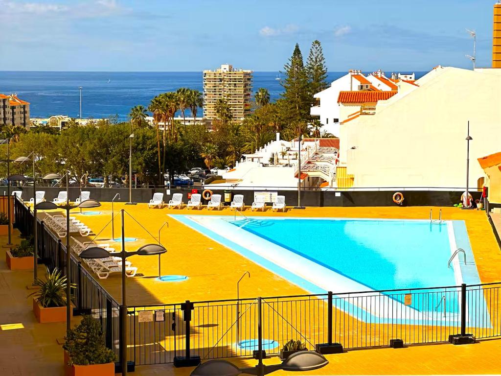 Sunny Luxury Residence on Panoramic Pool - 2