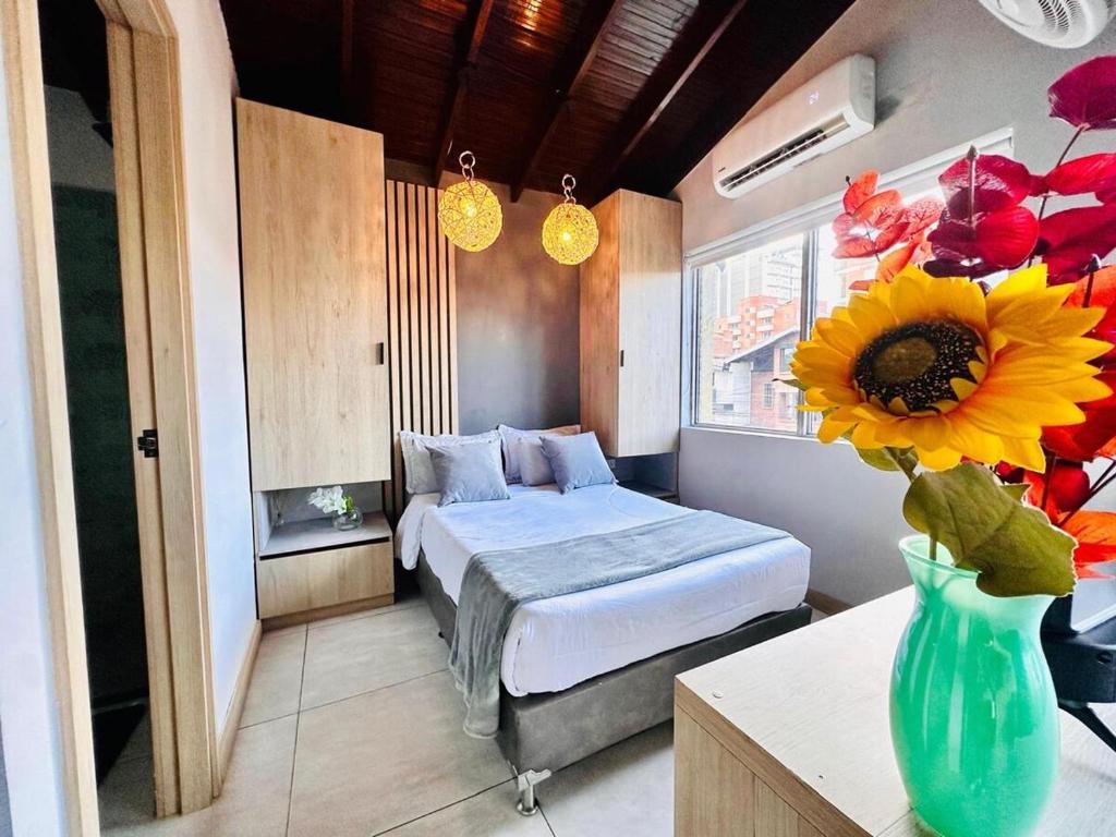 Modern Loft in Laureles, Medellín, with AC - 4