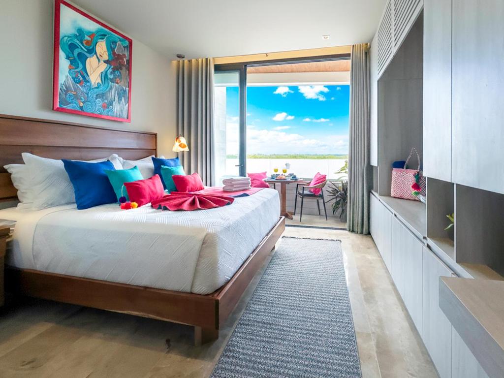 Casa La Aurora - Beachfront Studio and Rooftop Infinity Pool - 1