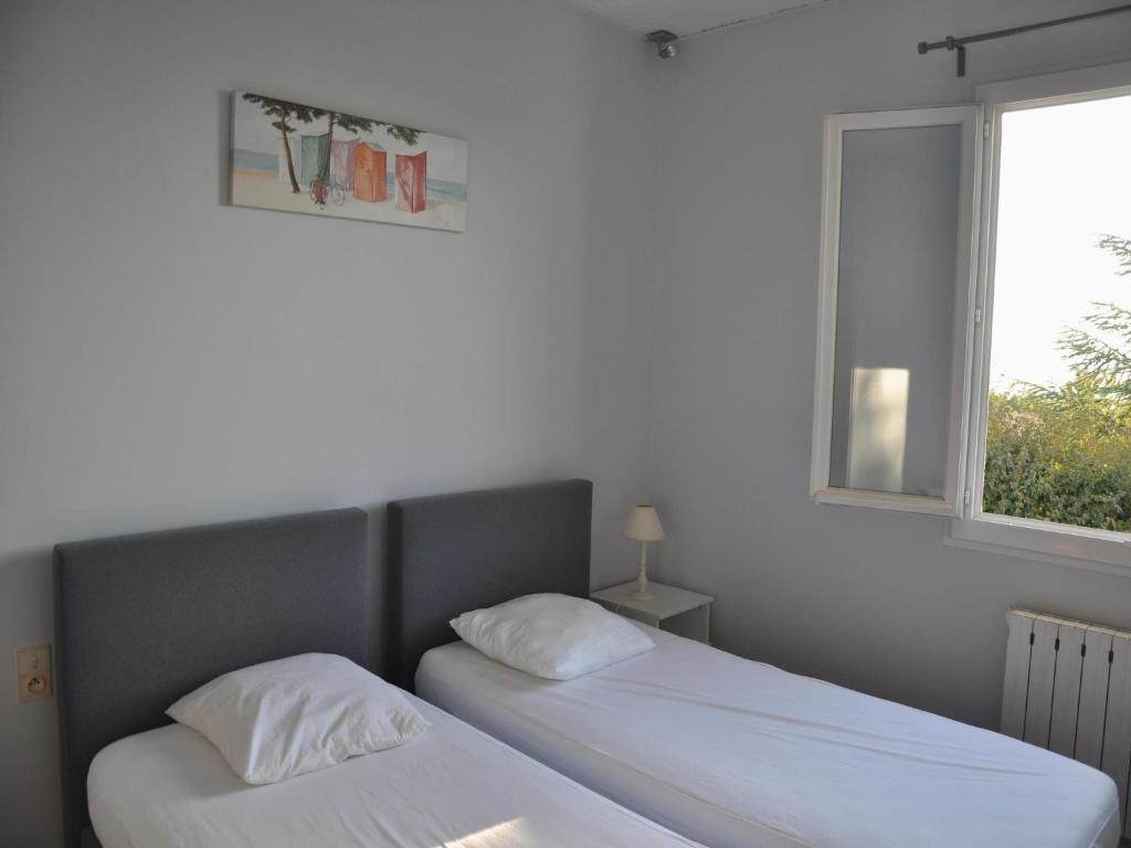 Villa near Les Etangs de Bages Lake - 4