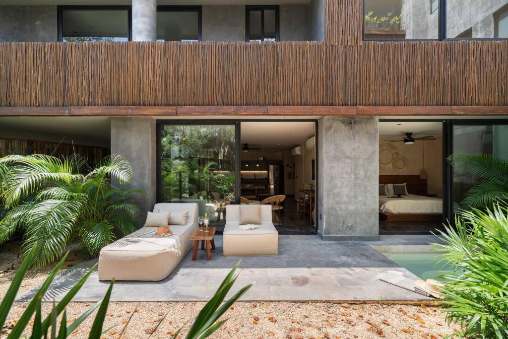 Humana Luxury Suite Private Pool & Huge Terrace - 3
