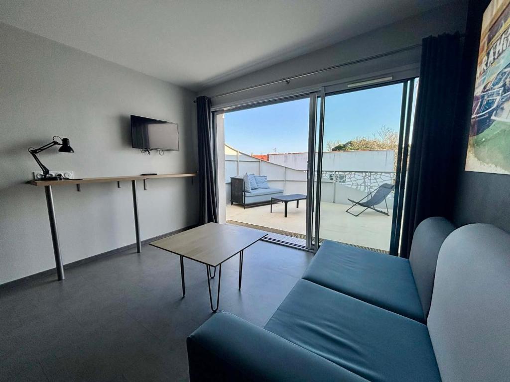 Appartement PMR 2 Chambres, Face Plage, Piscine, Balcon, Pour 6 Personnes, Animaux Admis - FR-1-194-222 - 4