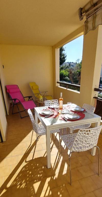 A 2 pas du port, du centre, du marché provençal, des plages quartier calme - 1