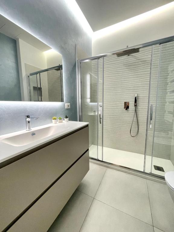 Modern Luxury Apartment at Centrale - Duomo - 4