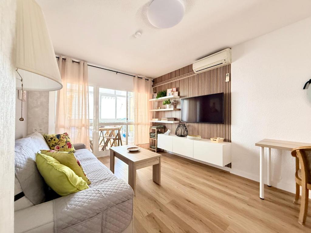 Central Beachfront Apartment - 2