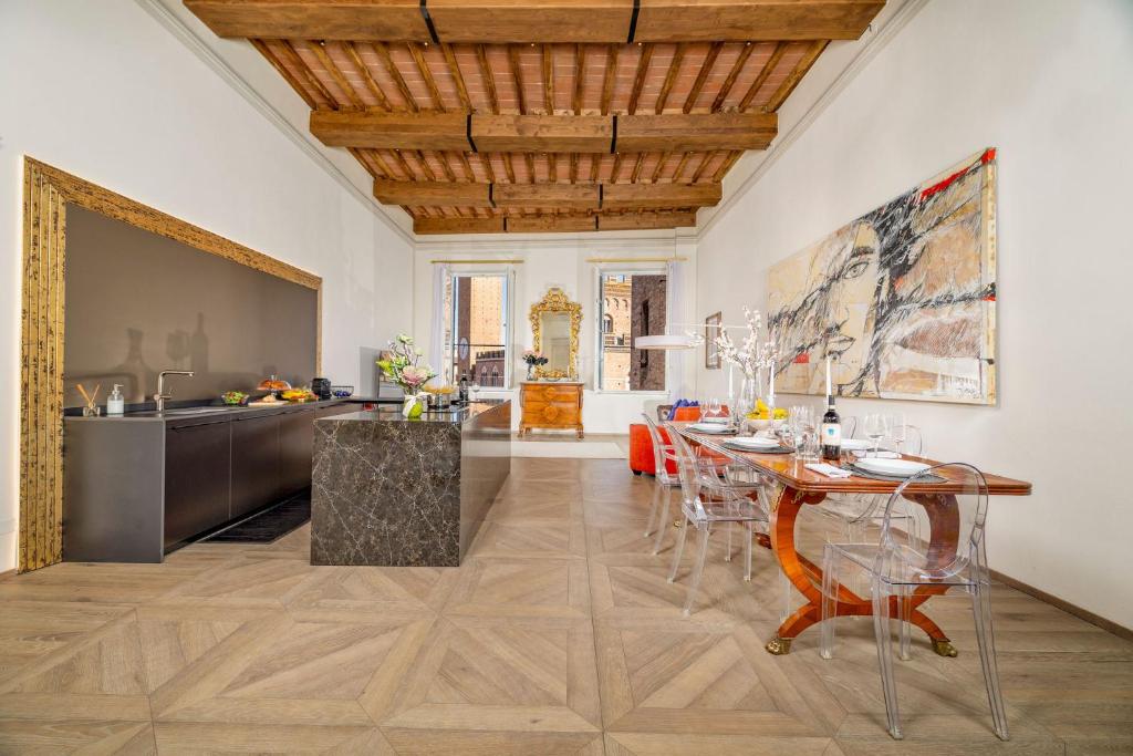 Siena Iconic Square Luxury Attic Tuscany - 3