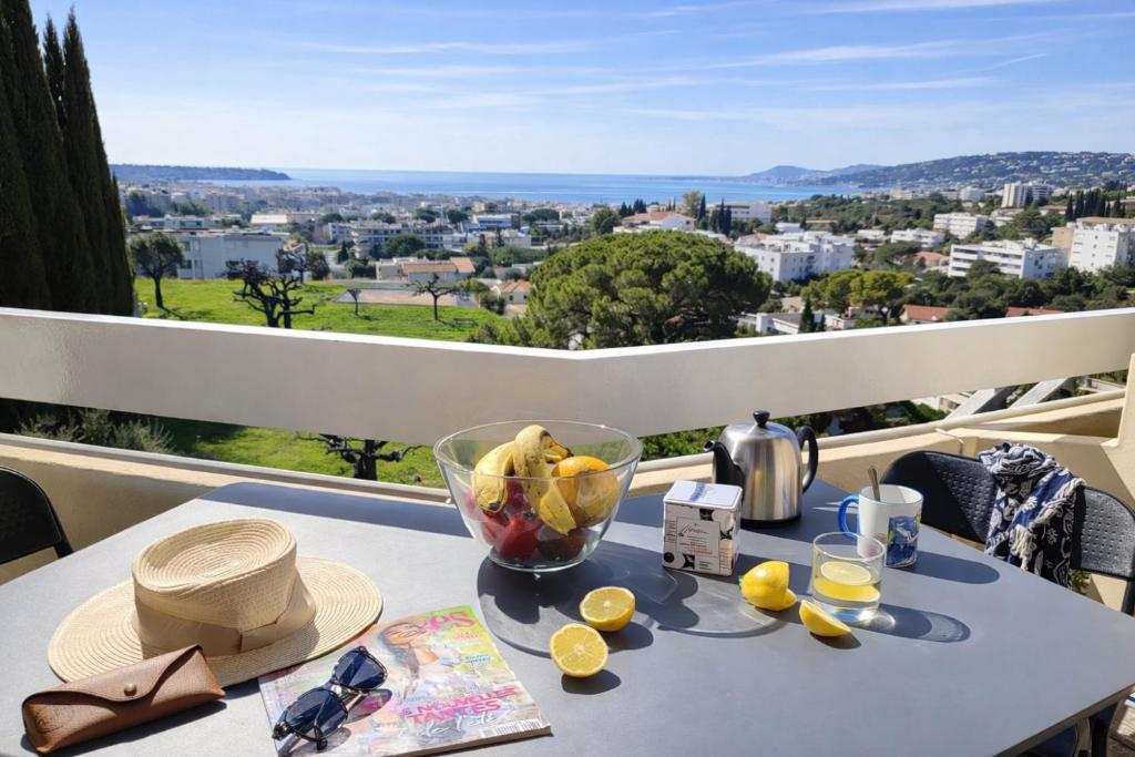 Sea View Riviera, Charmant 3 pièces vue mer panoramique, 2 chambres, 4P, PK, AC - 1